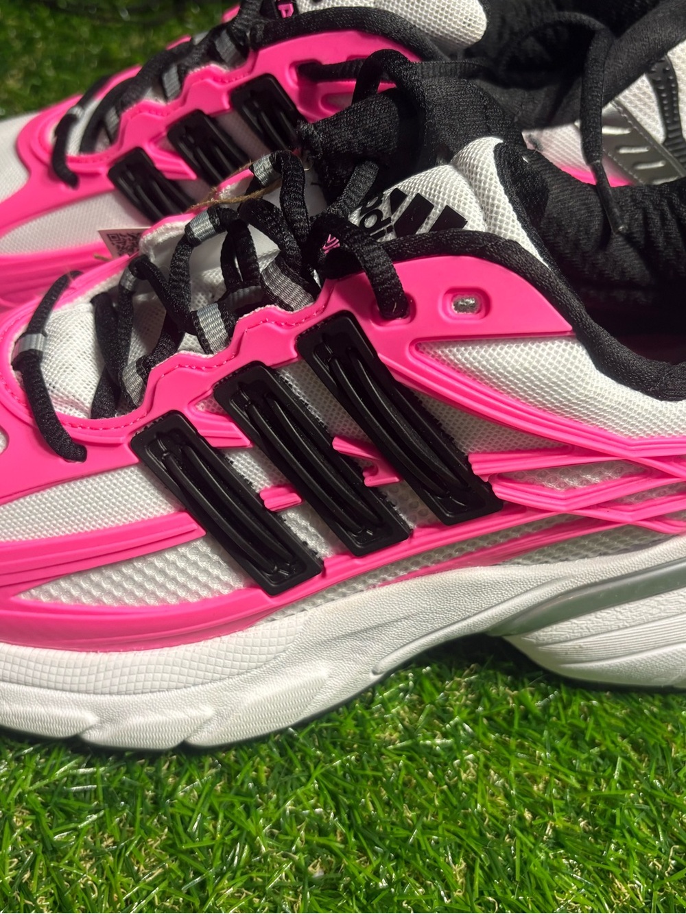 adidas Women’s size 9 White and Hot Pink Athletic Running Shoes